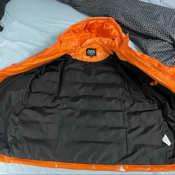 Section 8 Puffer Jacket - Large - Picture 4 of 5